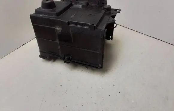 Battery box tray