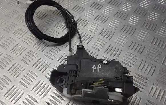 Mitsubishi Colt Front door lock