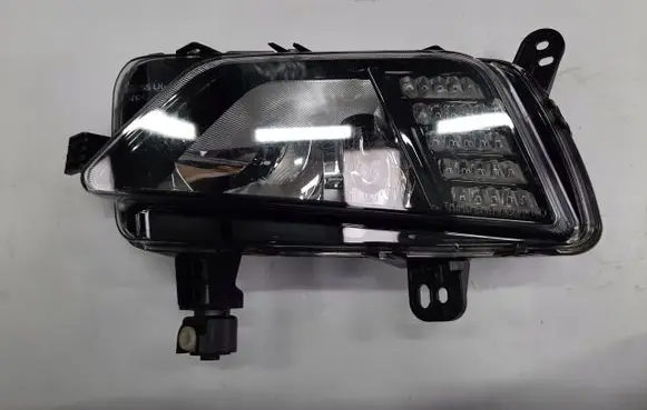 Volkswagen Polo VI Front fog light 2G0941661