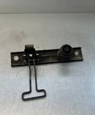 Engine bonnet (hood) release handle