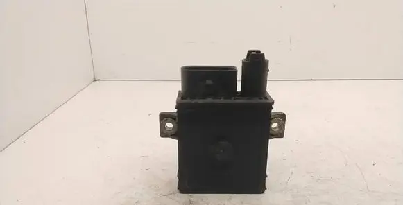 BMW 5 E60 E61 Glow plug pre-heat relay E2110022360