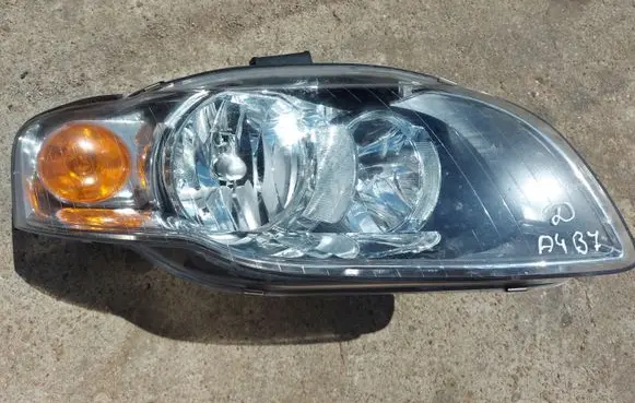 Audi A4 S4 B7 8E 8H Headlight/headlamp