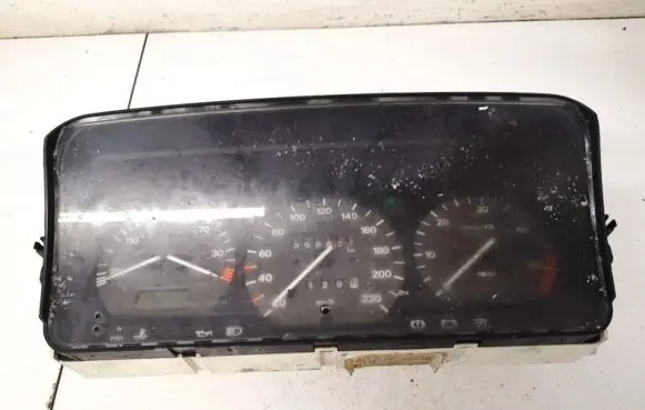 Volkswagen PASSAT B4 Speedometer (instrument cluster) 3a0919033b