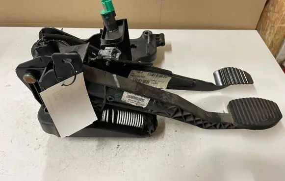 Peugeot 407 Pedal assembly 9654165180