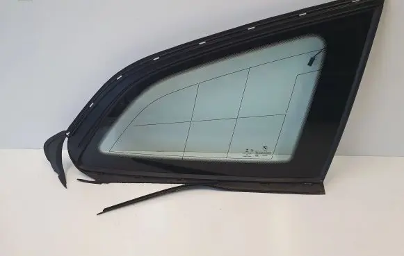 BMW 3 G20 G21 Rear side window 7499516