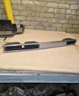 Volvo V70 Dash center air vent grill 30715143