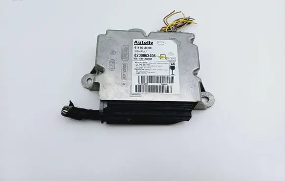Renault Clio III Airbag control unit/module 8200963406
