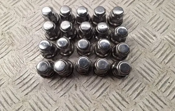 Toyota Avensis T250 Nuts/bolts 9094201058