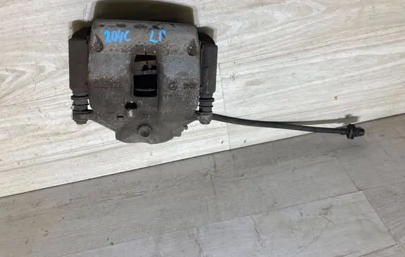 Mercedes-Benz C W204 Front wheel hub spindle knuckle 29528