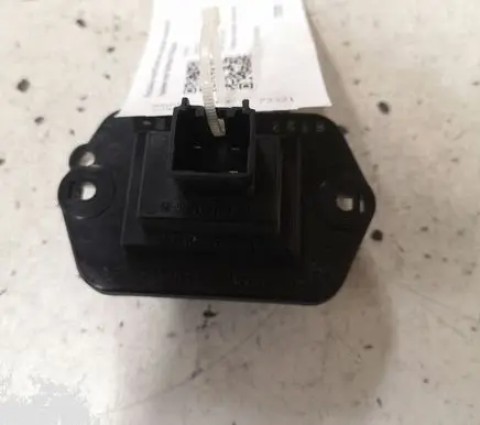Mazda 6 Heater blower motor/fan resistor PM010010B