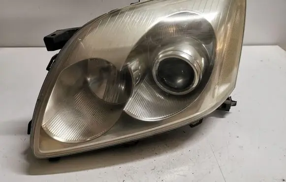 Toyota Avensis T250 Headlight/headlamp