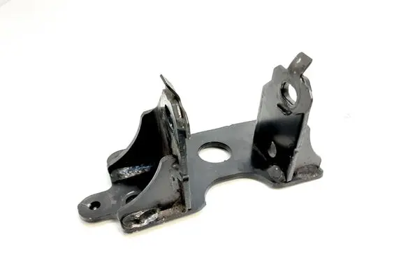 Toyota RAV 4 (XA40) Gearbox mounting bracket