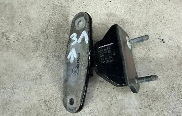 Mercedes-Benz C W204 Rear door upper hinge