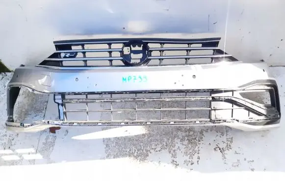 Volkswagen PASSAT B8 Front bumper 1j0807217cCX