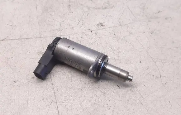 Audi A5 8T 8F Camshaft vanos timing valve 06H103697C 11171601