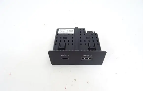 Nissan X-Trail T33 USB socket connector 