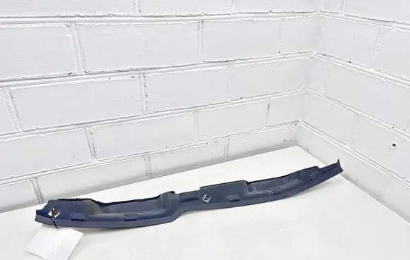 Mercedes-Benz ML W163 Fender end trim A1638800224