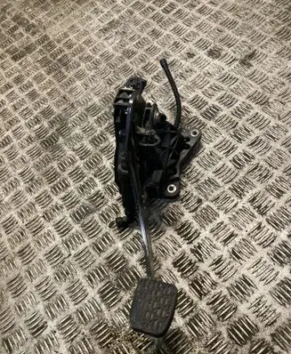 Mercedes-Benz CLA C117 X117 W117 Clutch pedal A2462900619 2462900619