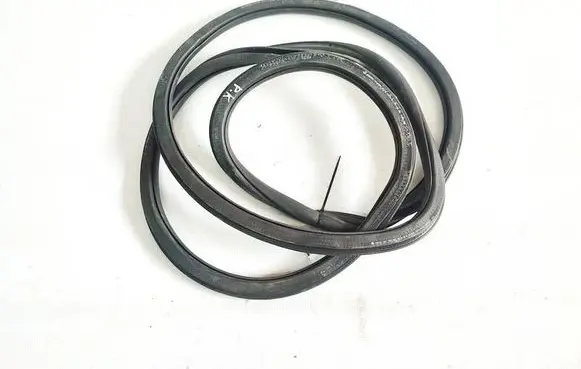 Skoda Superb B6 (3T) Rubber seal front coupe door 3T0867968