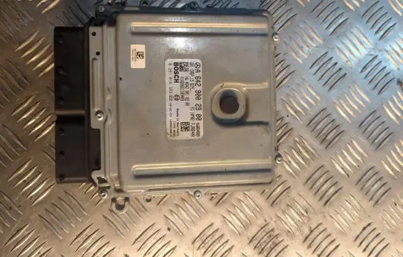 Mercedes-Benz C W204 Engine control unit/module A6429002900 0281016383 A6429010200