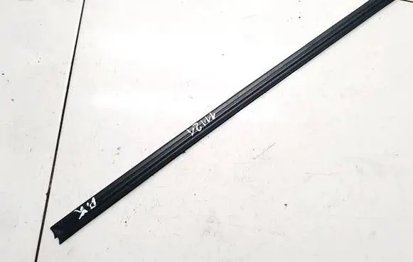 Land Rover Range Rover Evoque L538 Front door glass trim molding 