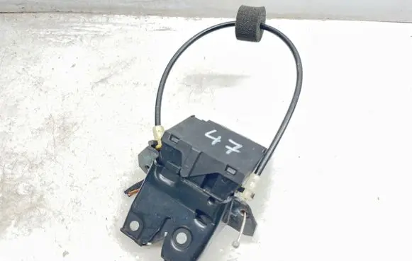 Mercedes-Benz E W211 Tailgate/trunk/boot lock/catch/latch A2037500085