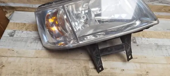 Volkswagen Transporter - Caravelle T5 Headlight/headlamp 7H1941015S 0301191301 7H1941015