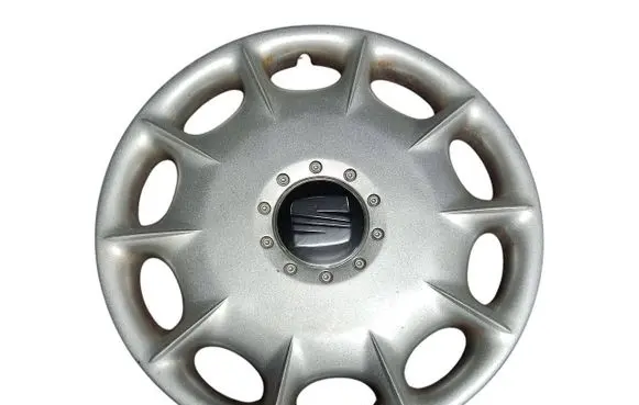 Seat Leon (1M) R15 wheel hub/cap/trim 1M0601147A 1M0601147E