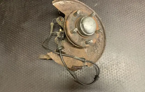 Front wheel hub