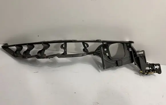 BMW X6 E71 Fender mounting bracket 7157990