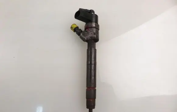 Mercedes-Benz Vito Viano W638 Fuel injector 6130700187 0445110035