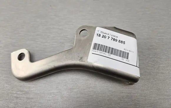 BMW 5 E60 E61 Muffler mount bracket/holder 7789895 18207789885