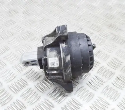 Engine mount bracket