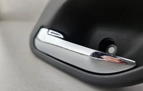 BMW 7 E38 Front door interior handle 8125513 51218125513
