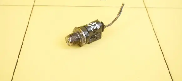 BMW 3 E90 E91 Fuel pressure sensor 0281002869 N47D20A