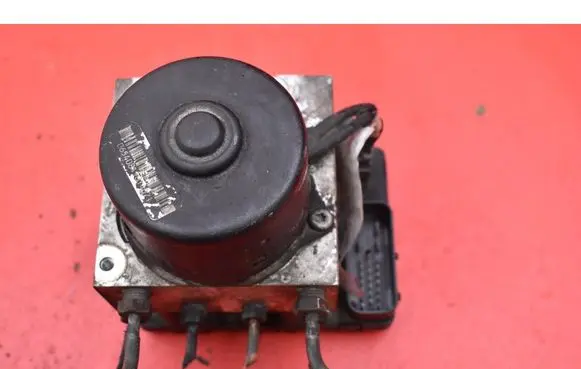 Volkswagen Golf III ABS Pump 3A0907379D