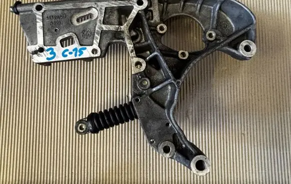 Alfa Romeo 159 Engine mounting bracket 46460708 A505