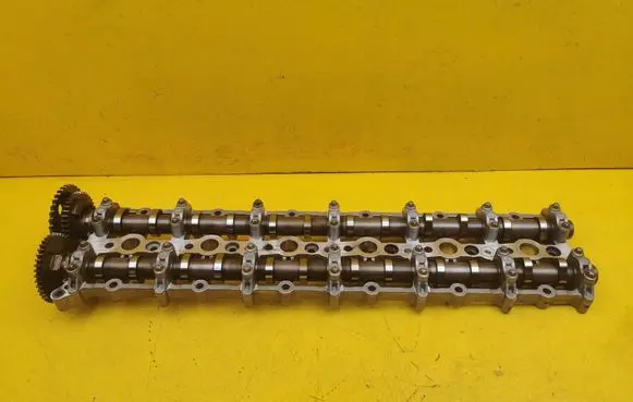 BMW 6 F06 Gran coupe Camshaft 7800044 8575439 8575440