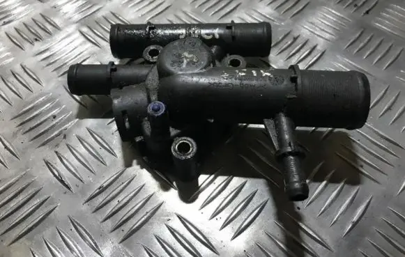 Renault Trafic II (X83) Engine coolant pipe/hose 8200074349C