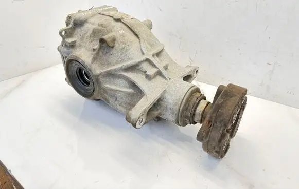 BMW 5 F10 F11 Rear differential 7630824