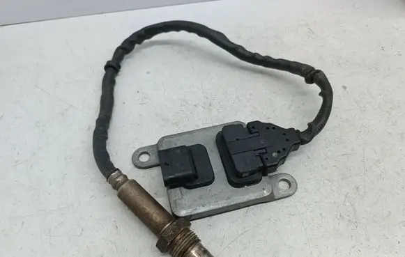 Mercedes-Benz Vito Viano W447 Lambda probe sensor A0009058411 0009058411