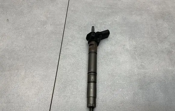 Fuel injector