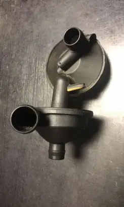 BMW 3 E46 Oil breather separator 7501566