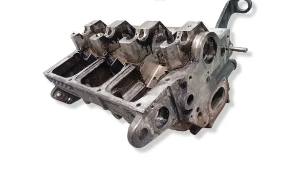 Volkswagen Polo IV 9N3 Engine head 045103373H