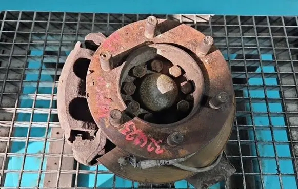 Iveco Daily 4th gen Front wheel hub spindle knuckle IMPRK1394294