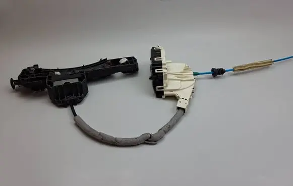 Mercedes-Benz CLA C117 X117 W117 Front door lock A2040085899 A2047602734 A0997202201