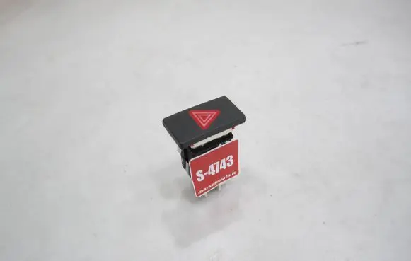 Volkswagen Jetta VI Hazard light switch 5C6953509A 113043 082411