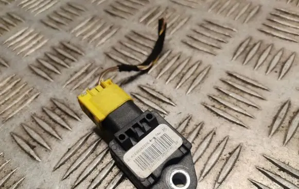 Mercedes-Benz B W245 Airbag deployment crash/impact sensor 1698202226