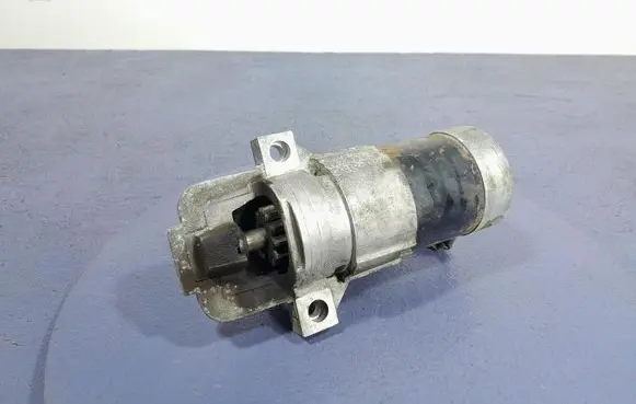 Mazda 6 Starter motor M000T87681
