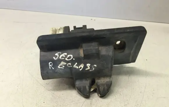 Mercedes-Benz E W210 Tailgate lock latch 